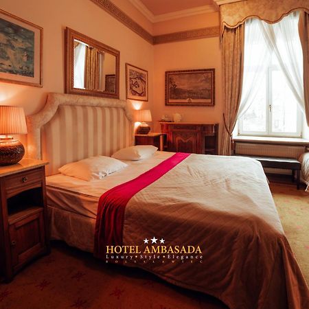 Hotel Ambasada Bolesławiec Boleslawiec  Bagian luar foto