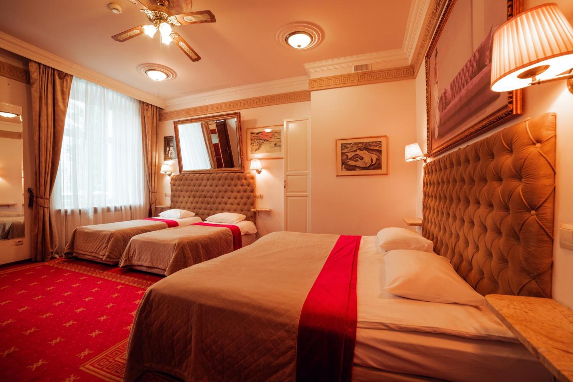 Hotel Ambasada Bolesławiec Boleslawiec  Bagian luar foto