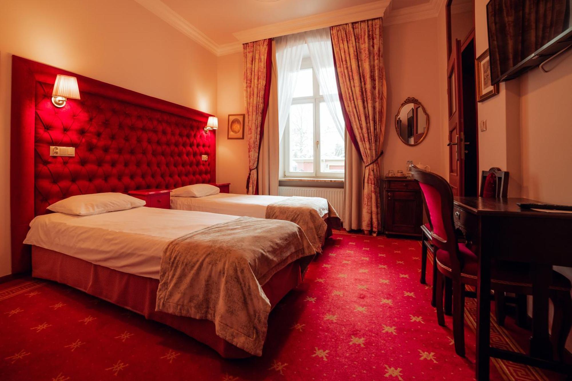 Hotel Ambasada Bolesławiec Boleslawiec  Bagian luar foto