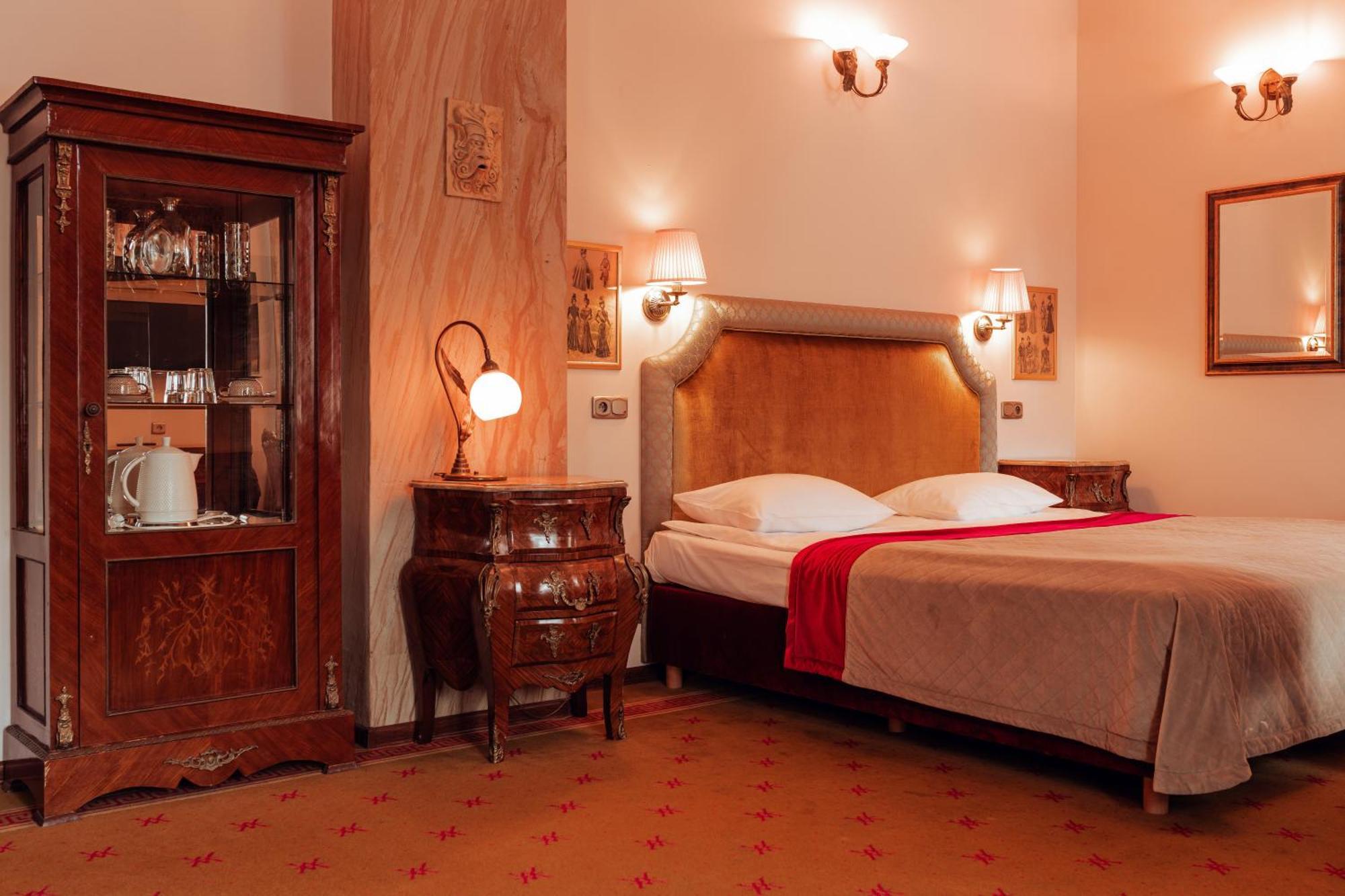 Hotel Ambasada Bolesławiec Boleslawiec  Bagian luar foto
