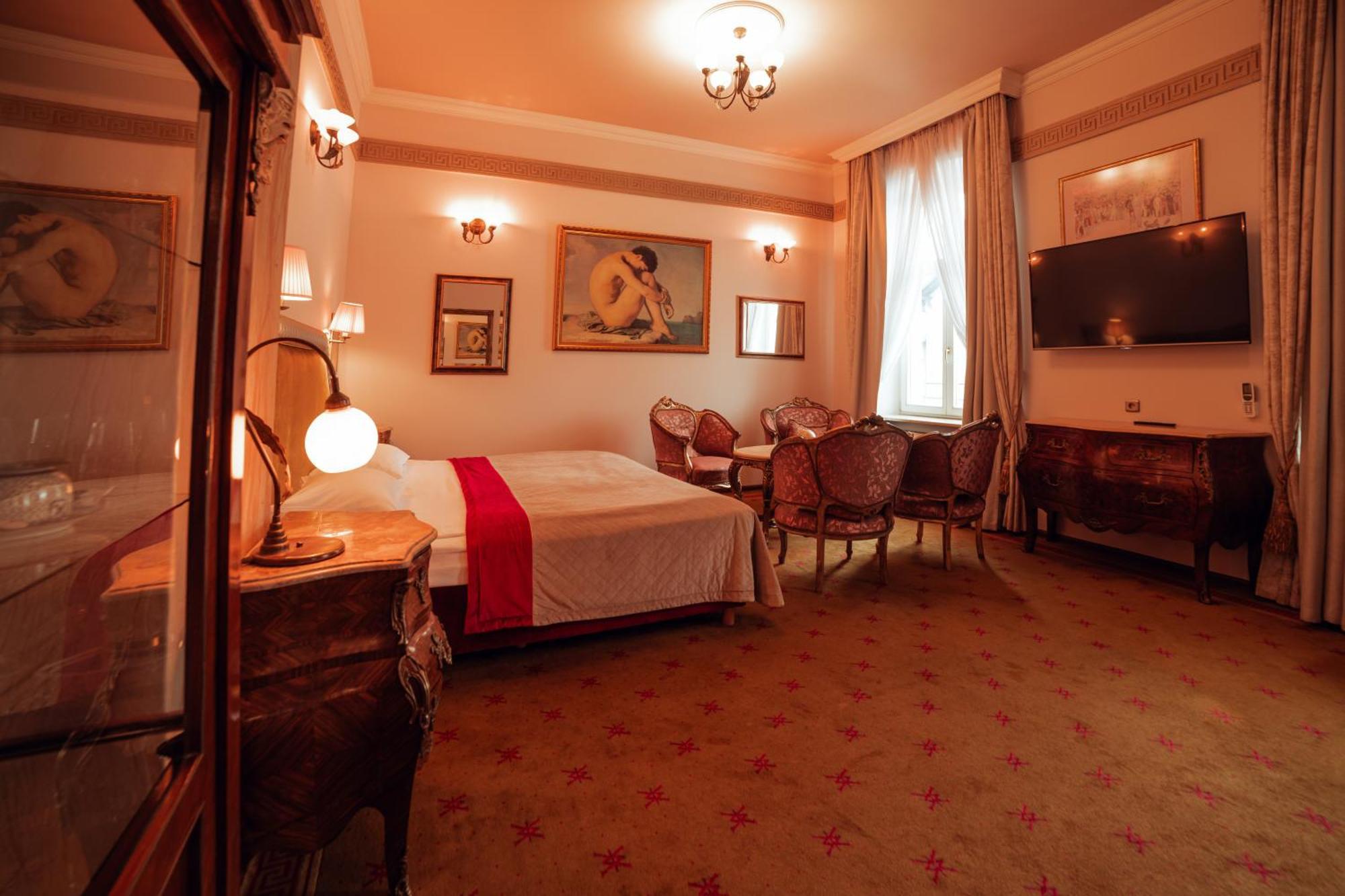 Hotel Ambasada Bolesławiec Boleslawiec  Bagian luar foto