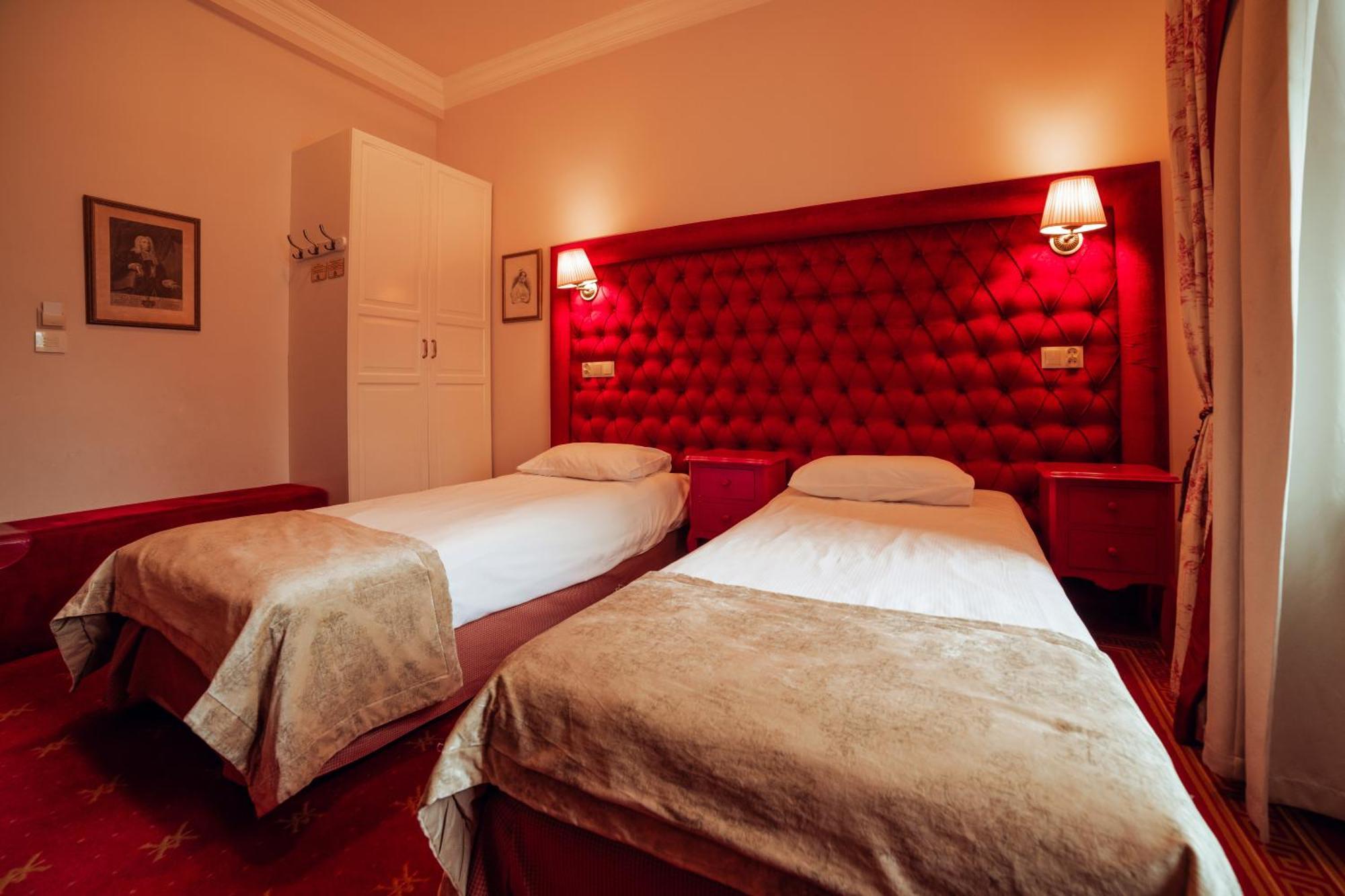 Hotel Ambasada Bolesławiec Boleslawiec  Bagian luar foto