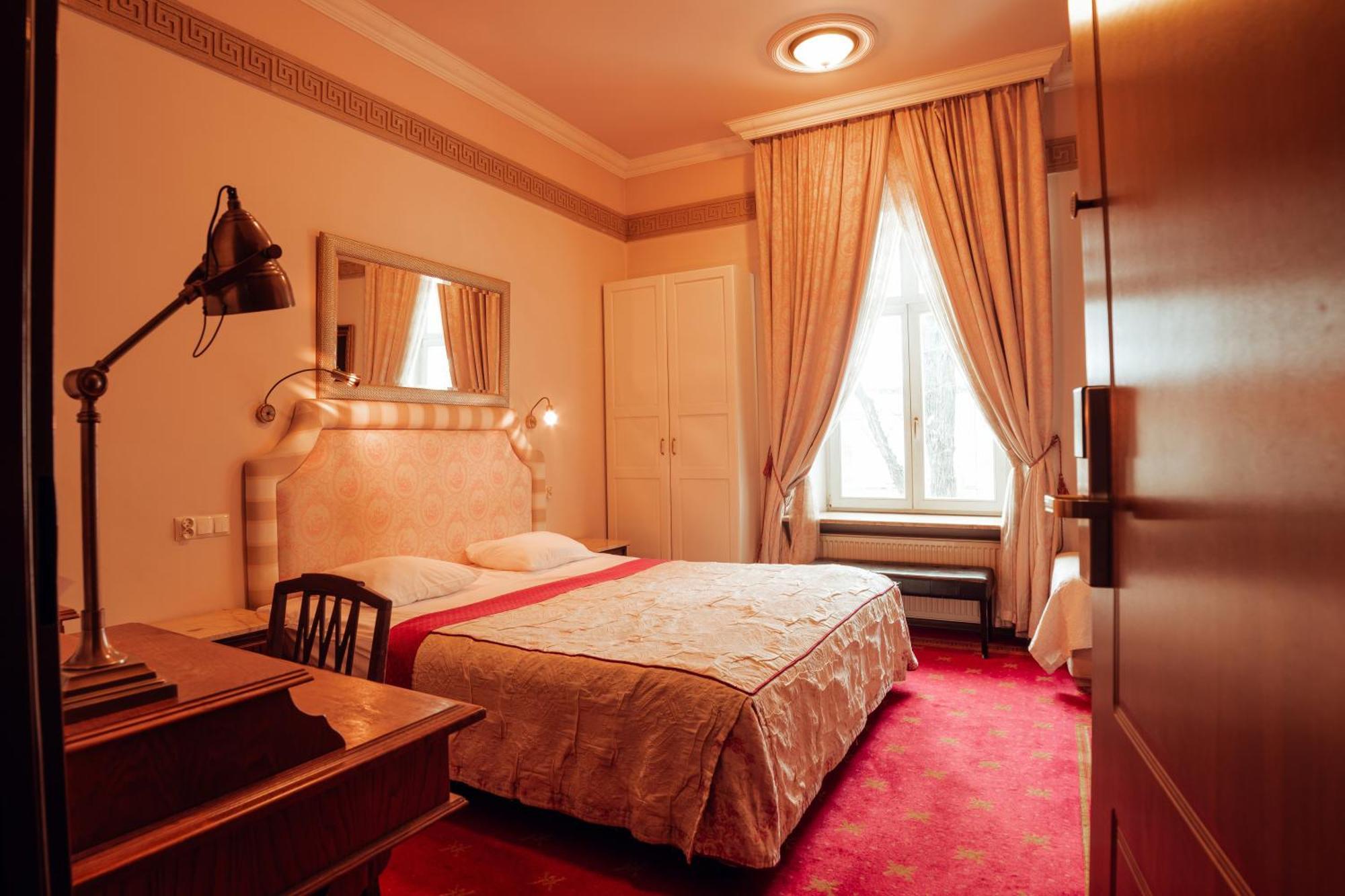 Hotel Ambasada Bolesławiec Boleslawiec  Bagian luar foto